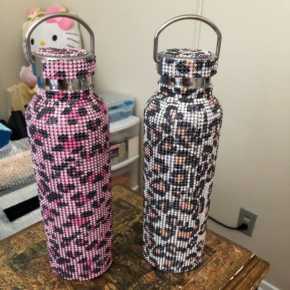 Rhinestone water bottle in Pink Cheetah